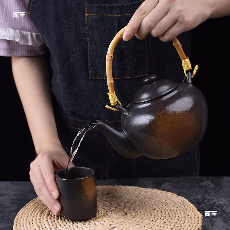 SerenityFlow: Ceramic Kung Fu Teapot & Single Drinking Cup for Authentic Tea Experience